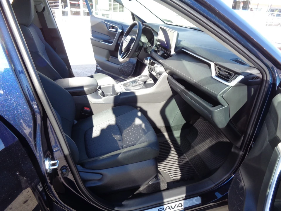 2025 Toyota RAV4 5th Gen - Image 20 of 21