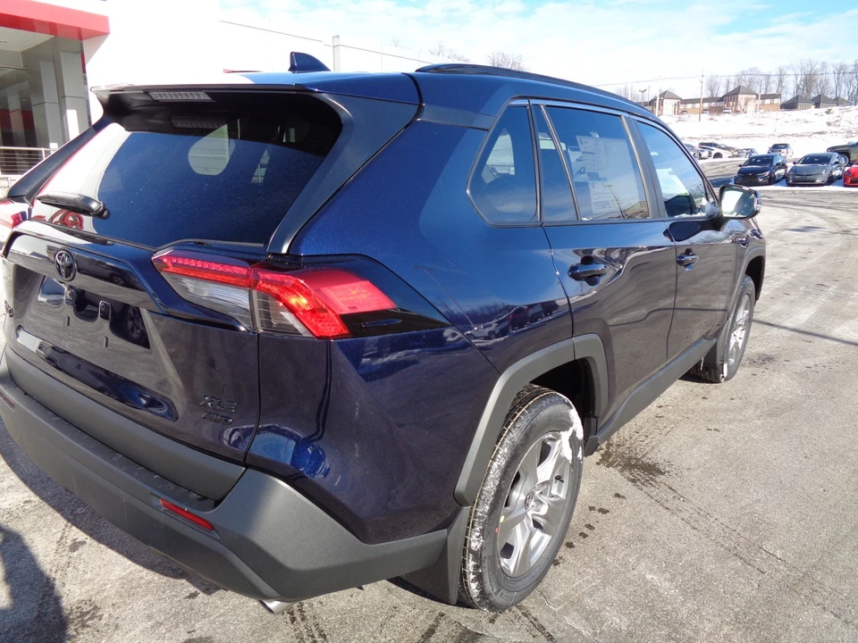 2025 Toyota RAV4 5th Gen - Image 4 of 21