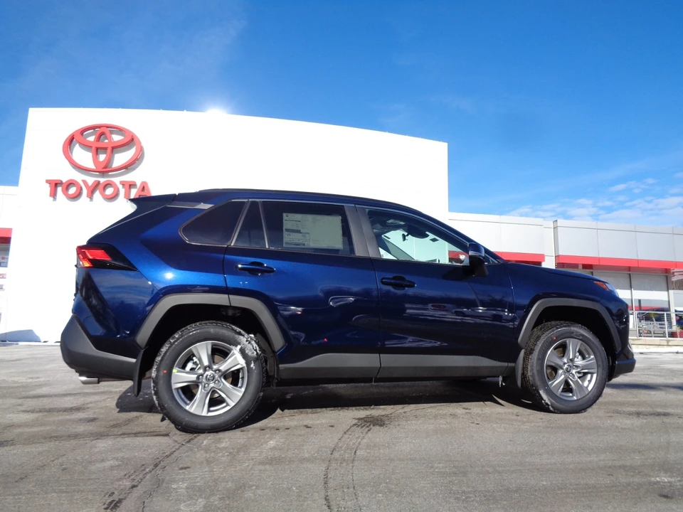 2025 Toyota RAV4 5th Gen - Image 3 of 21
