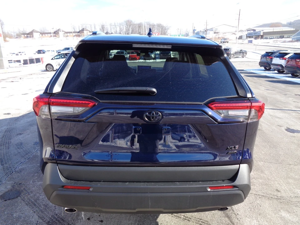 2025 Toyota RAV4 5th Gen - Image 5 of 21