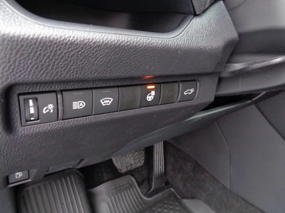 2025 Toyota RAV4 5th Gen - Image 13 of 21