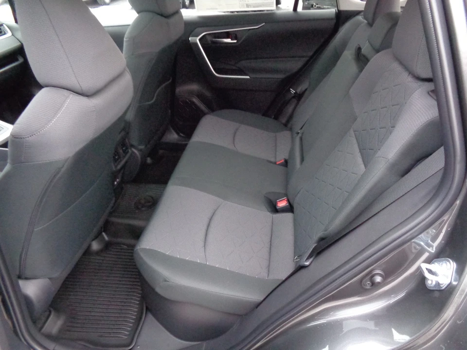 2025 Toyota RAV4 5th Gen - Image 16 of 21