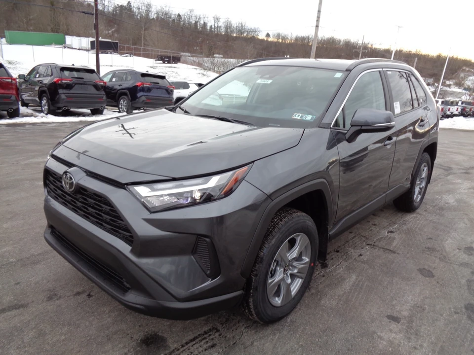 2025 Toyota RAV4 5th Gen - Image 8 of 21