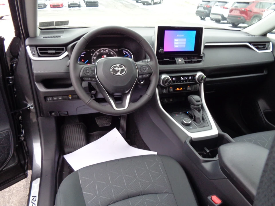 2025 Toyota RAV4 5th Gen - Image 17 of 21