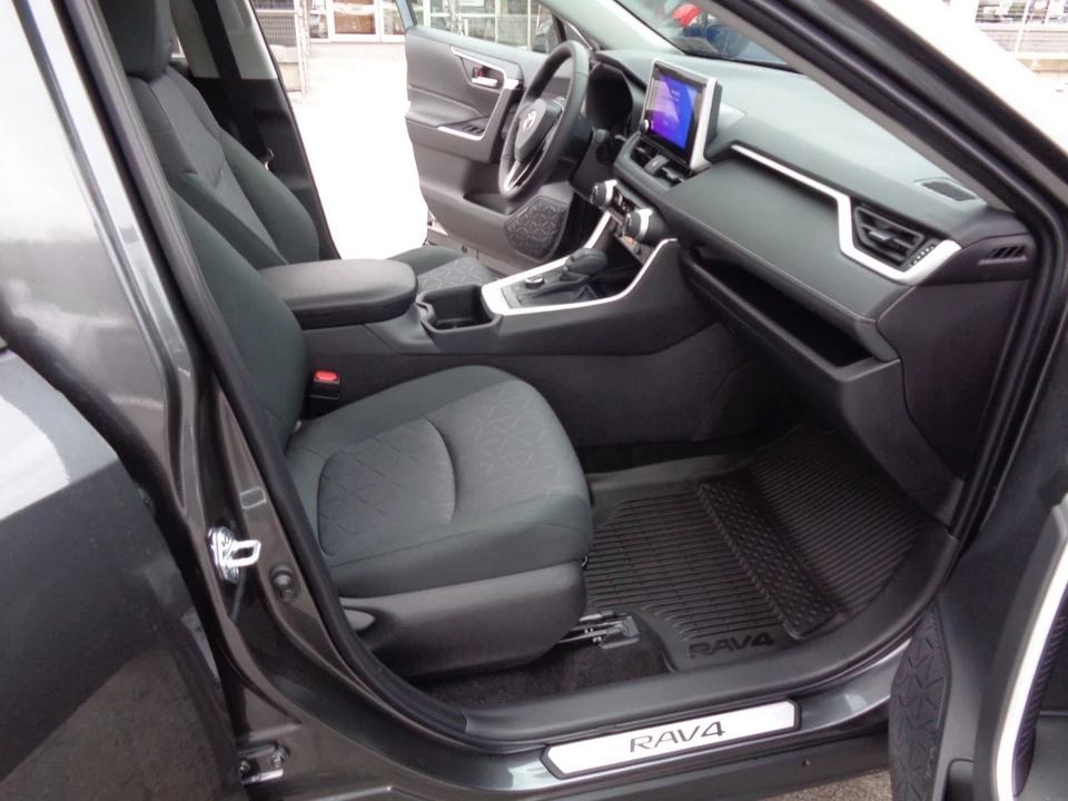 2025 Toyota RAV4 5th Gen - Image 20 of 21