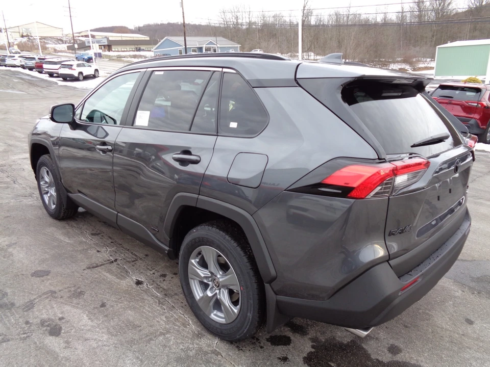2025 Toyota RAV4 5th Gen - Image 6 of 21
