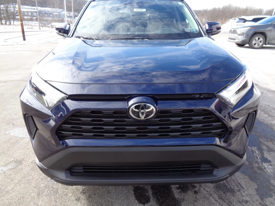 2025 Toyota RAV4 5th Gen - Image 9 of 21