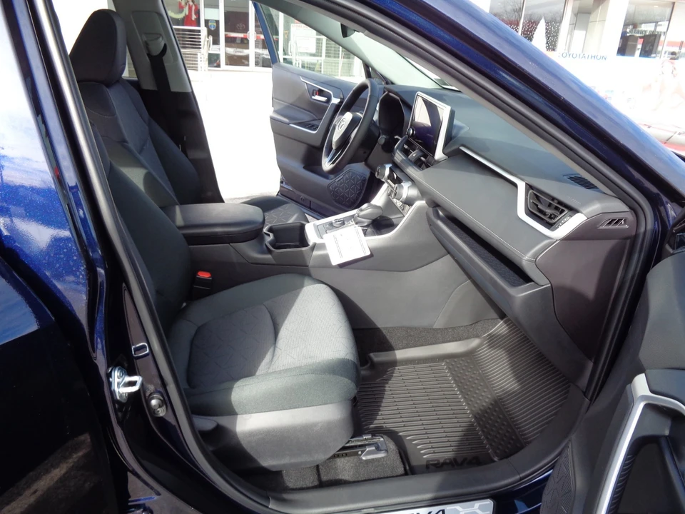 2025 Toyota RAV4 5th Gen - Image 19 of 21