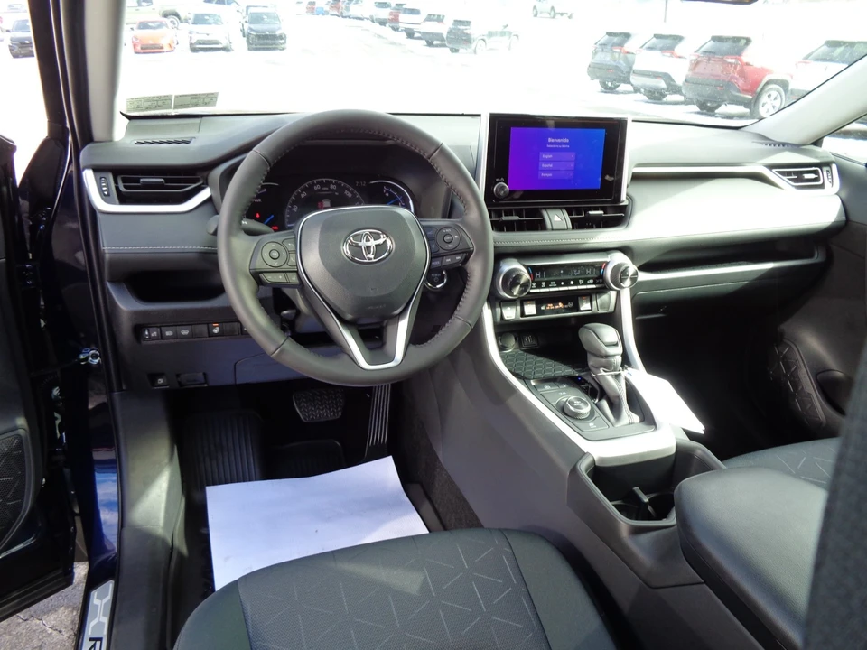 2025 Toyota RAV4 5th Gen - Image 16 of 21