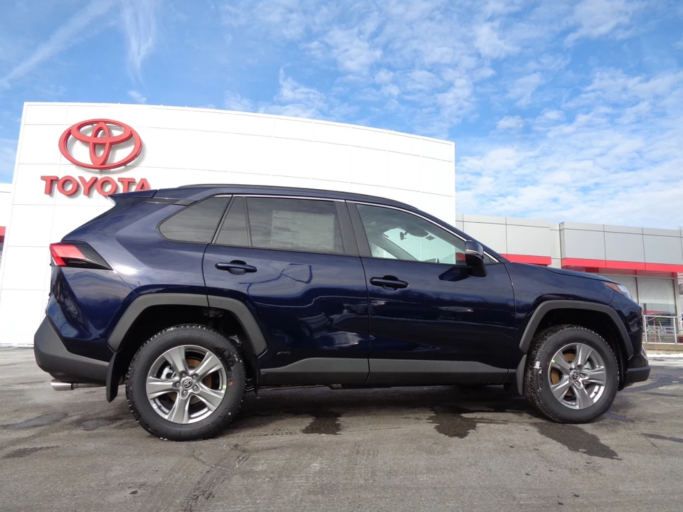 2025 Toyota RAV4 5th Gen - Image 3 of 21