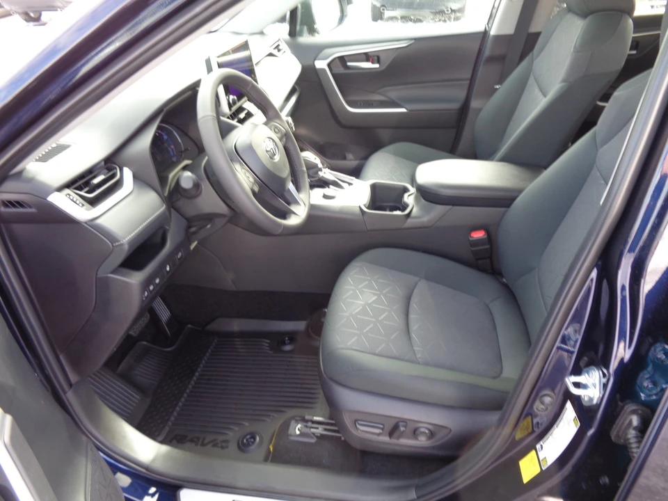 2025 Toyota RAV4 5th Gen - Image 12 of 21