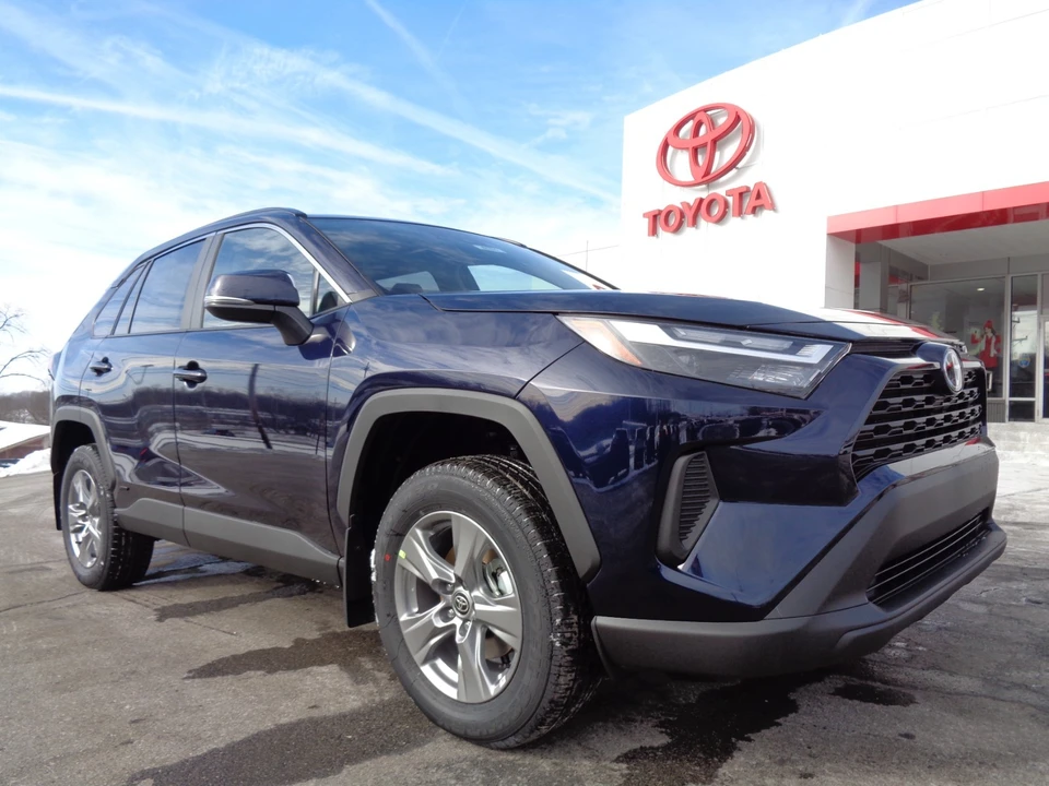 2025 Toyota RAV4 5th Gen - Image 2 of 21