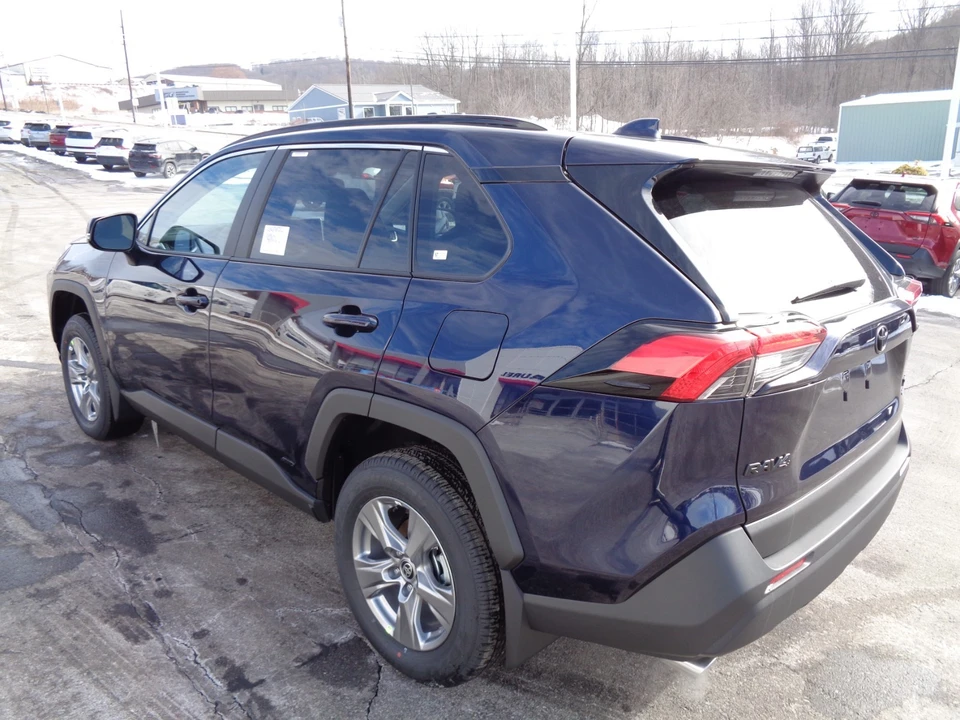 2025 Toyota RAV4 5th Gen - Image 6 of 21