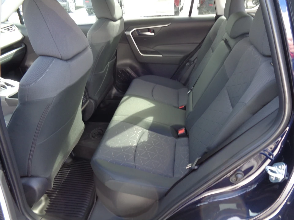 2025 Toyota RAV4 5th Gen - Image 15 of 21