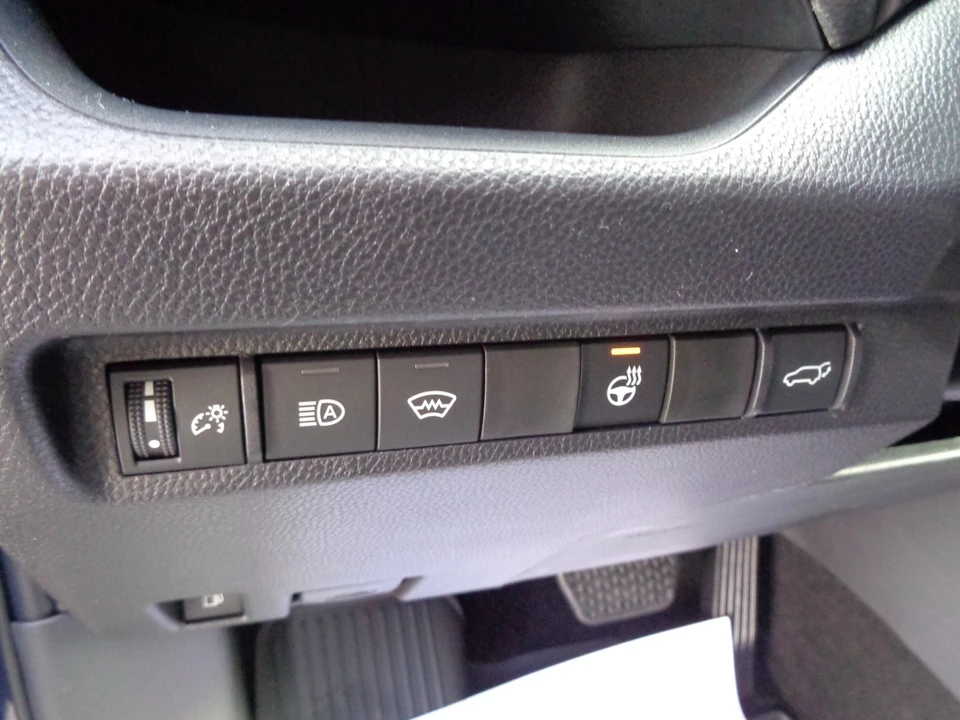 2025 Toyota RAV4 5th Gen - Image 11 of 21
