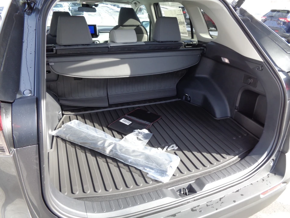 2025 Toyota RAV4 5th Gen - Image 18 of 21