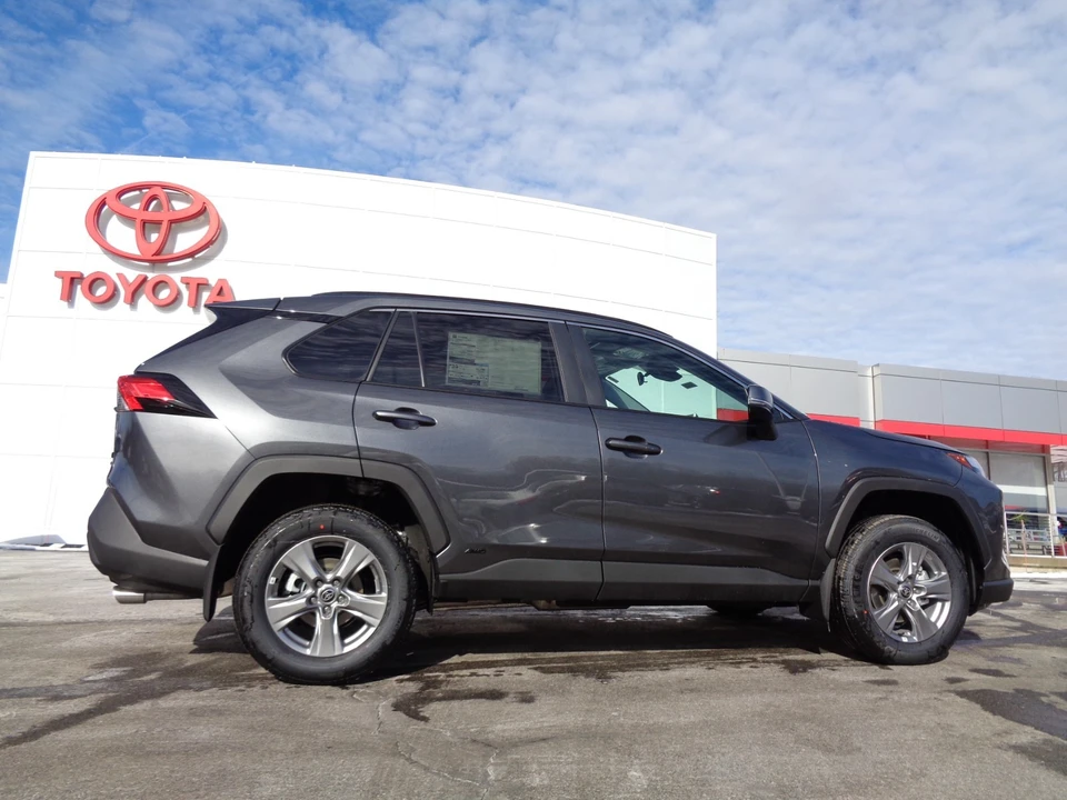 2025 Toyota RAV4 5th Gen - Image 3 of 21