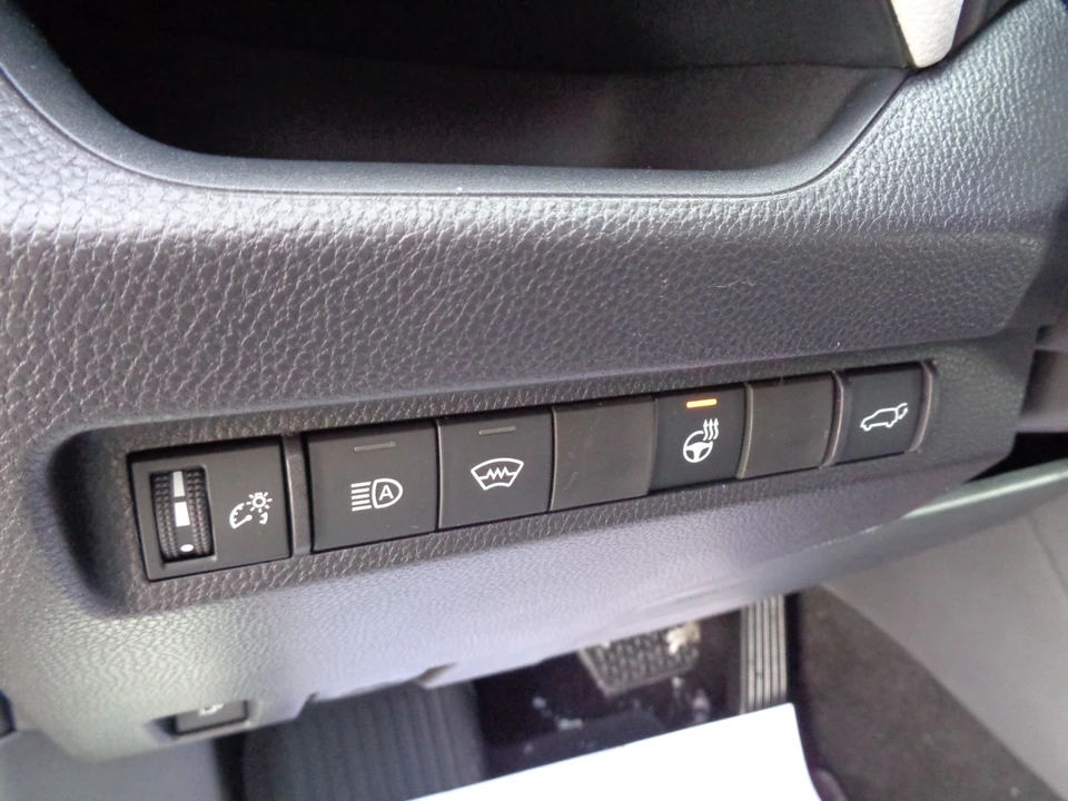 2025 Toyota RAV4 5th Gen - Image 12 of 21