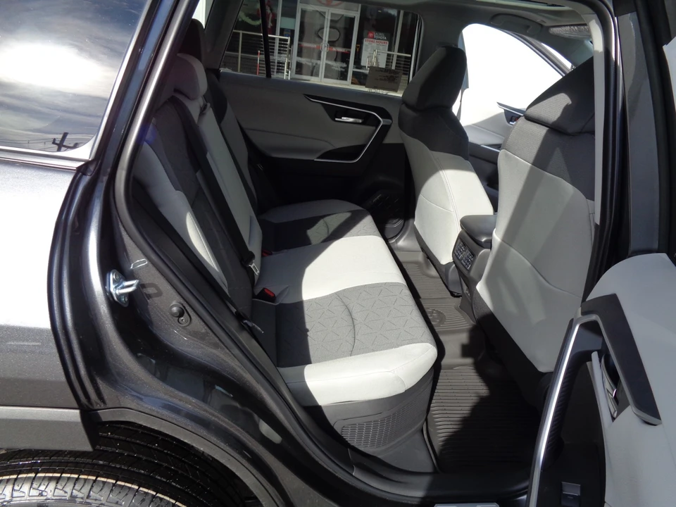 2025 Toyota RAV4 5th Gen - Image 19 of 21