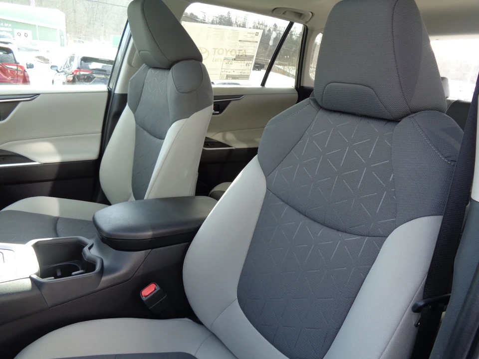 2025 Toyota RAV4 5th Gen - Image 14 of 21