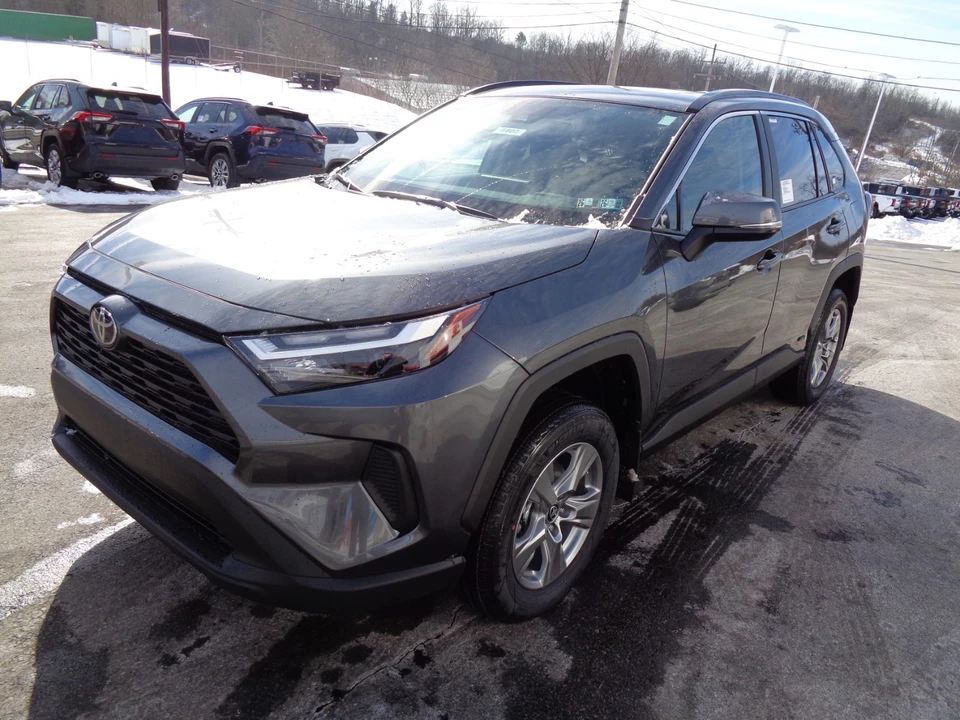 2025 Toyota RAV4 5th Gen - Image 8 of 21