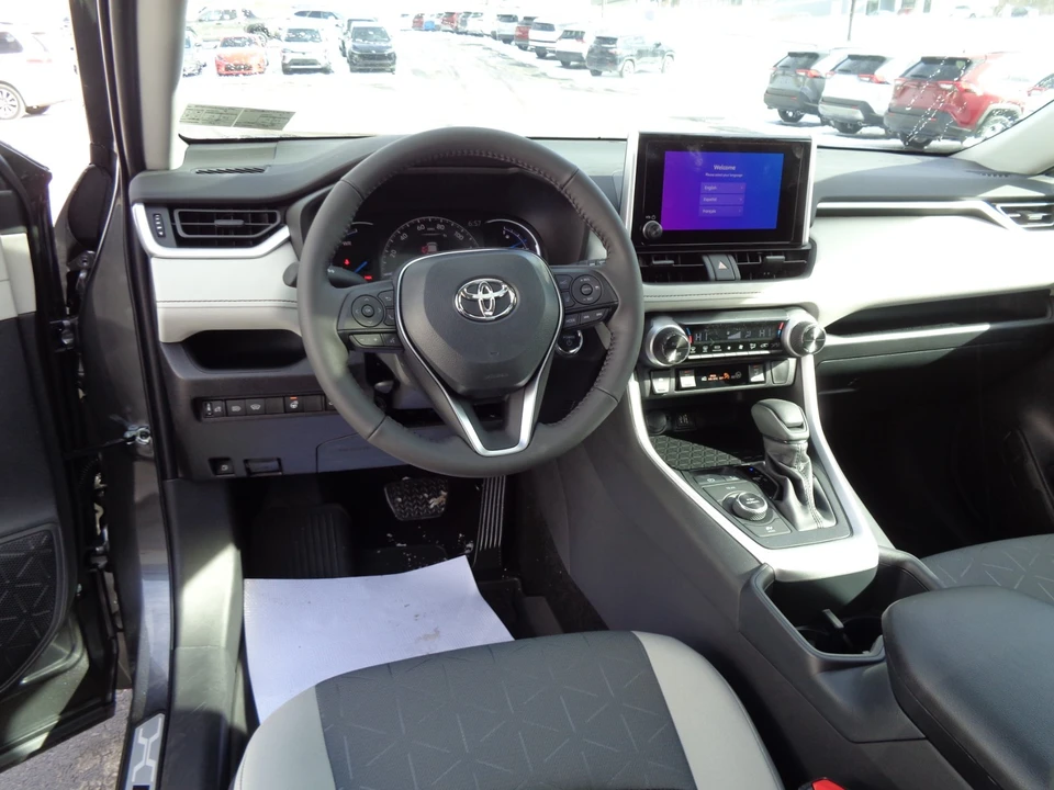 2025 Toyota RAV4 5th Gen - Image 17 of 21