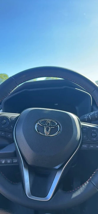 2025 Toyota RAV4 5th Gen - Image 6 of 8