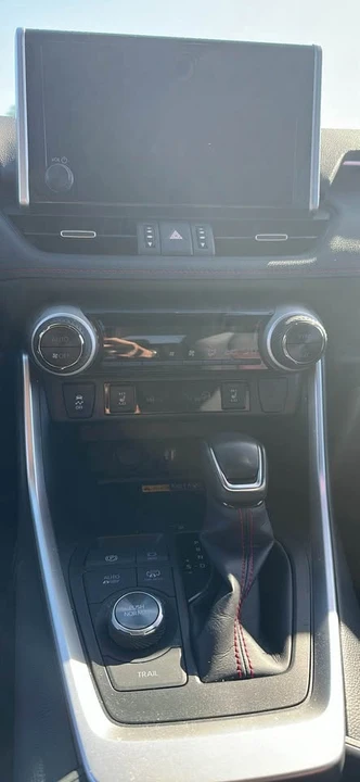 2025 Toyota RAV4 5th Gen - Image 7 of 8