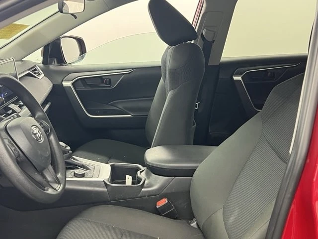 2025 Toyota RAV4 5th Gen - Image 7 of 8