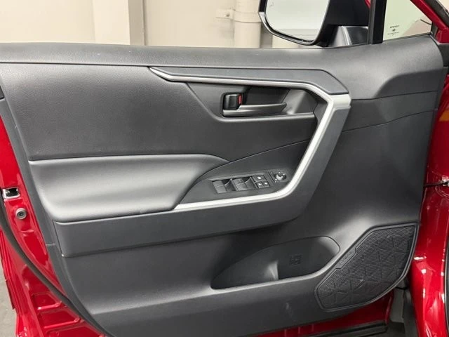 2025 Toyota RAV4 5th Gen - Image 19 of 21