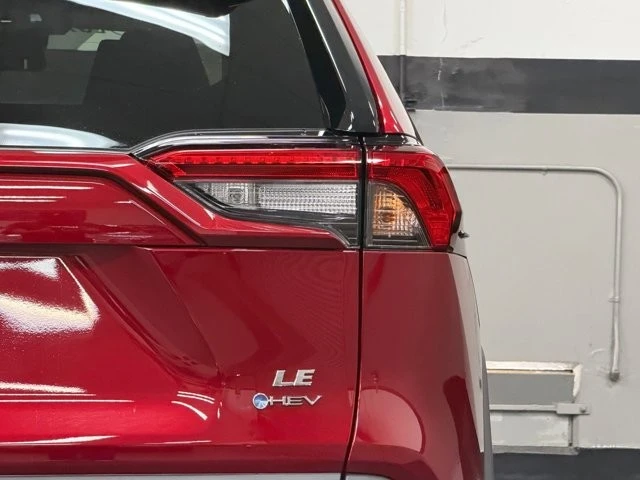 2025 Toyota RAV4 5th Gen - Image 13 of 21