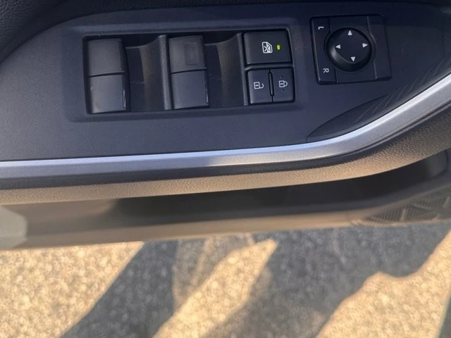 2025 Toyota RAV4 5th Gen - Image 16 of 21