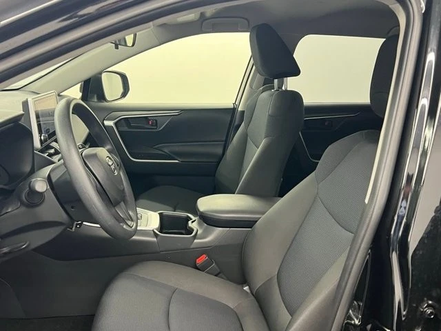 2025 Toyota RAV4 5th Gen - Image 8 of 9