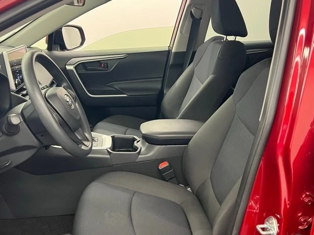 2025 Toyota RAV4 5th Gen - Image 8 of 9
