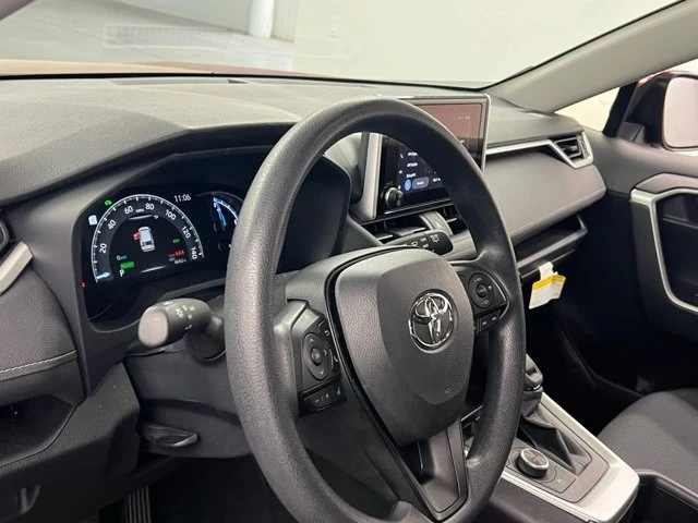 2025 Toyota RAV4 5th Gen - Image 7 of 9