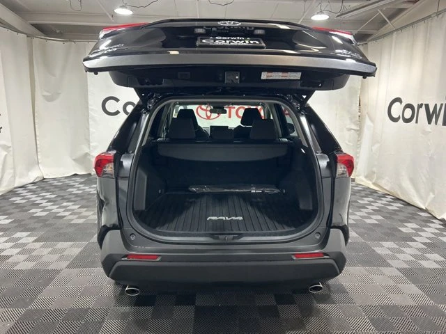 2025 Toyota RAV4 5th Gen - Image 16 of 20