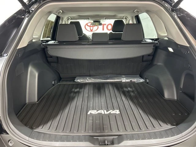 2025 Toyota RAV4 5th Gen - Image 17 of 20