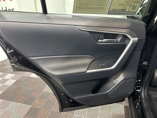 2025 Toyota RAV4 5th Gen - Image 18 of 20