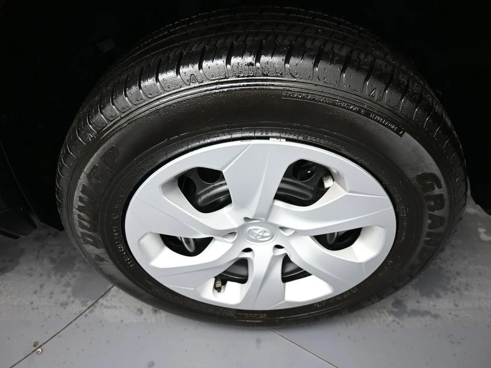2025 Toyota RAV4 5th Gen - Image 15 of 21