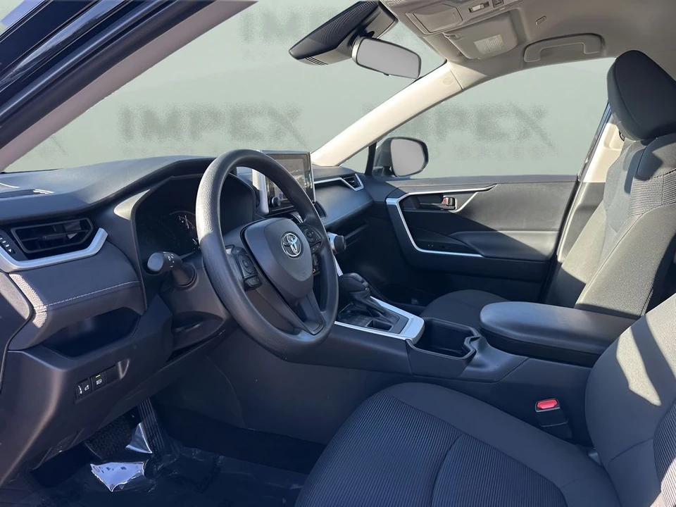 2025 Toyota RAV4 5th Gen - Image 9 of 12