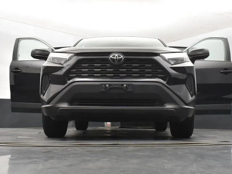 2025 Toyota RAV4 5th Gen - Image 11 of 12