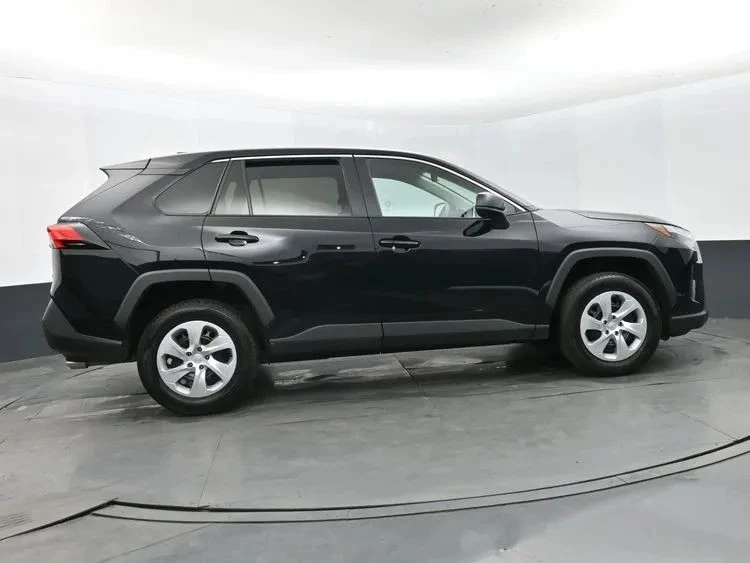 2025 Toyota RAV4 5th Gen - Image 4 of 12