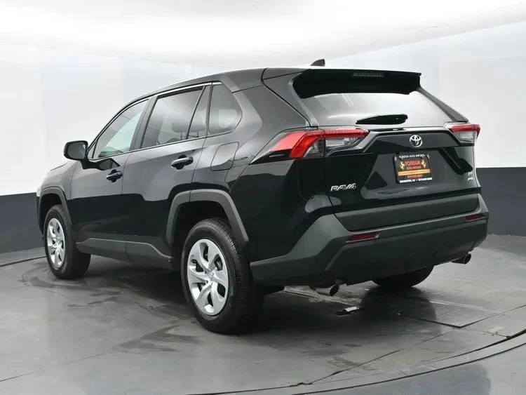 2025 Toyota RAV4 5th Gen - Image 9 of 12