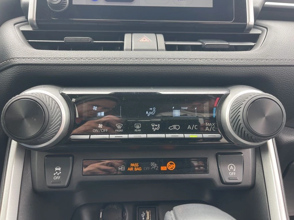 2025 Toyota RAV4 5th Gen - Image 20 of 21