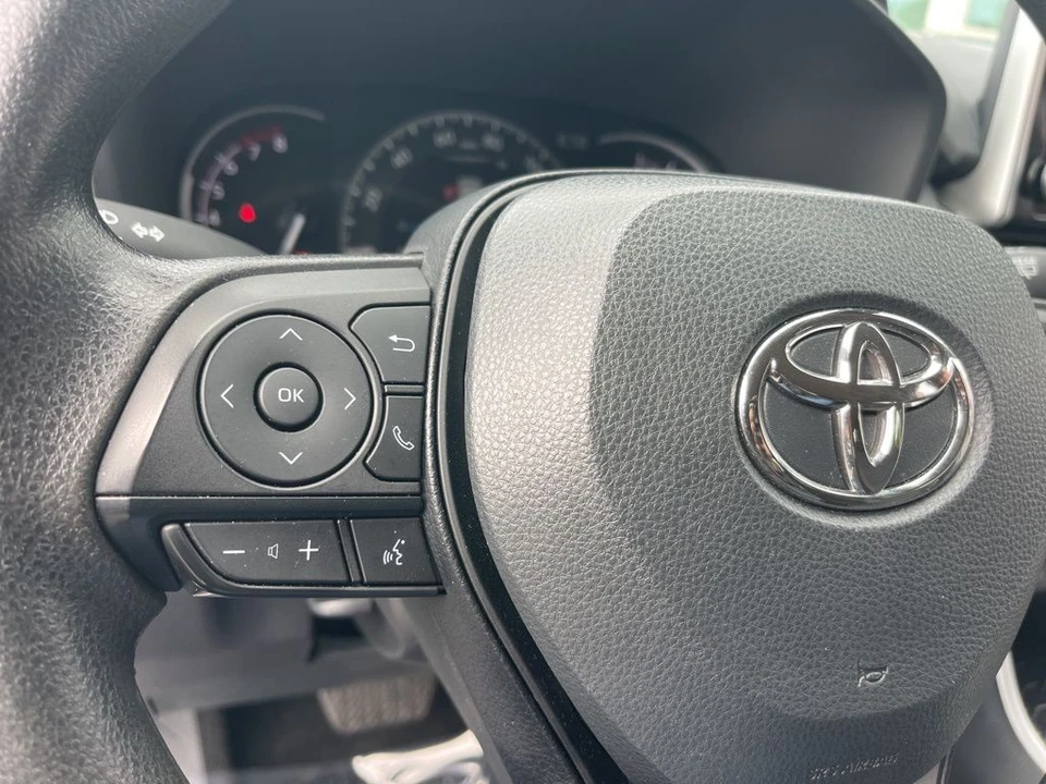 2025 Toyota RAV4 5th Gen - Image 14 of 21