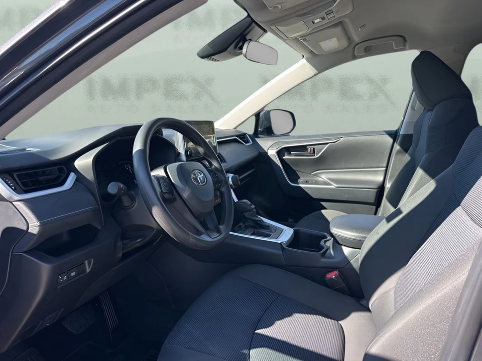 2025 Toyota RAV4 5th Gen - Image 9 of 12