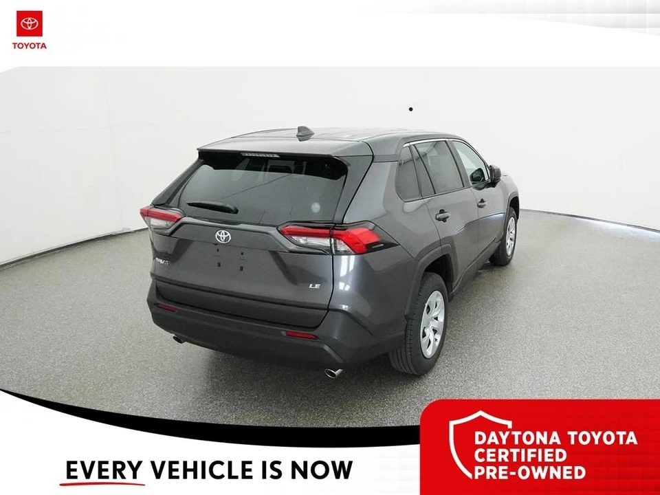 2025 Toyota RAV4 5th Gen - Image 8 of 12