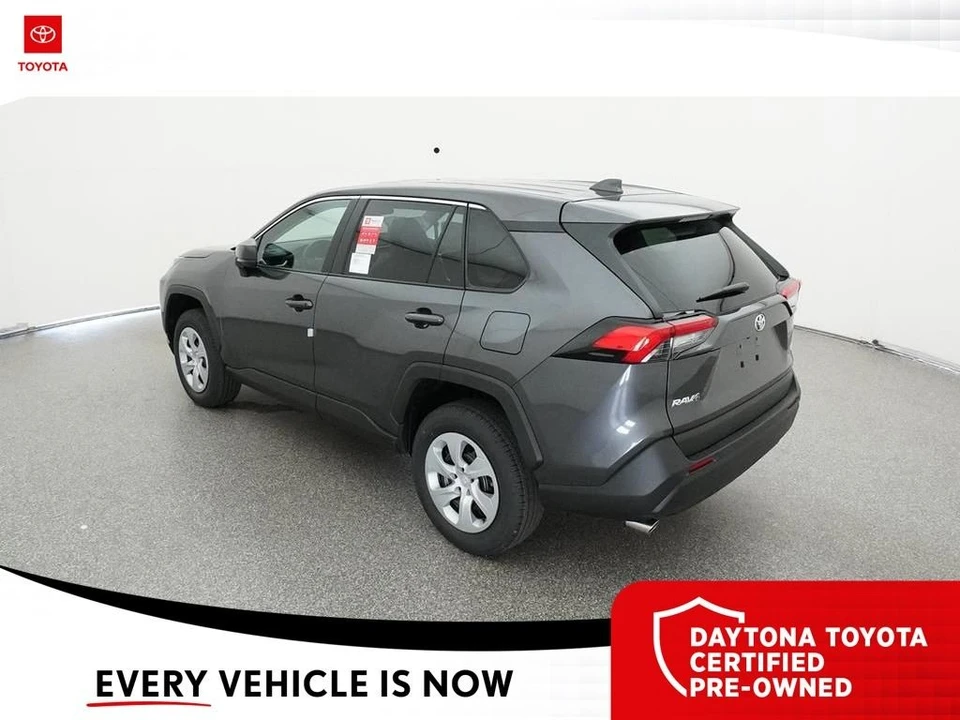 2025 Toyota RAV4 5th Gen - Image 5 of 12