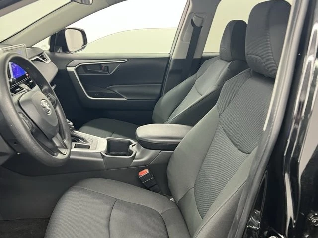 2025 Toyota RAV4 5th Gen - Image 8 of 9