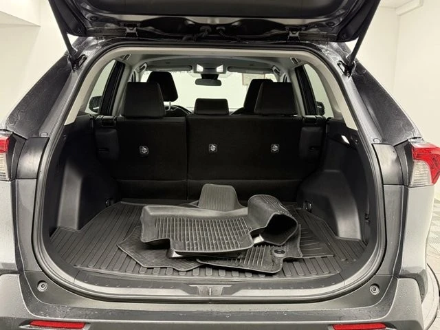 2025 Toyota RAV4 5th Gen - Image 11 of 12